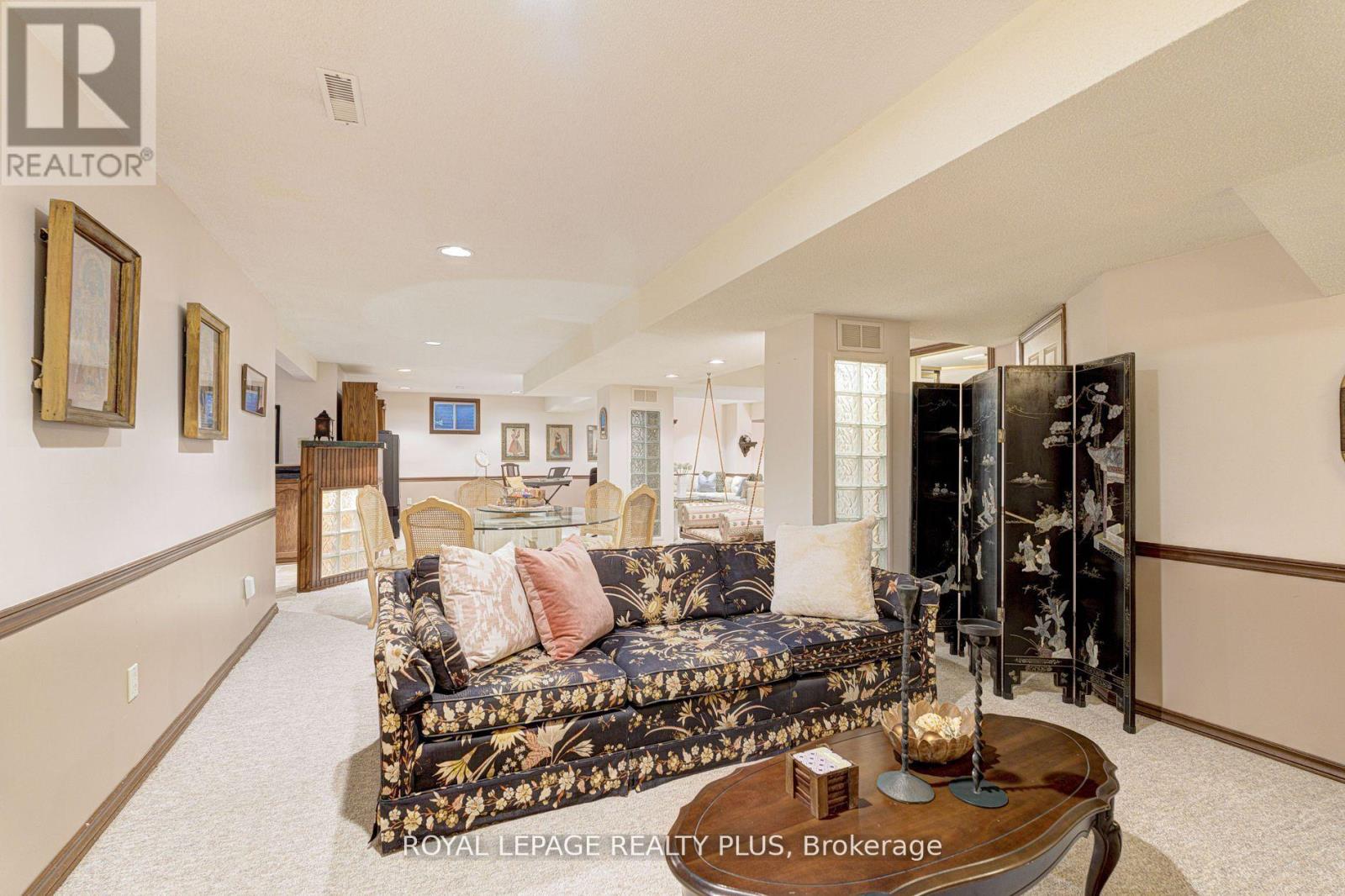 1760 Featherston Court, Mississauga, Ontario  L5L 3E3 - Photo 40 - W12609806