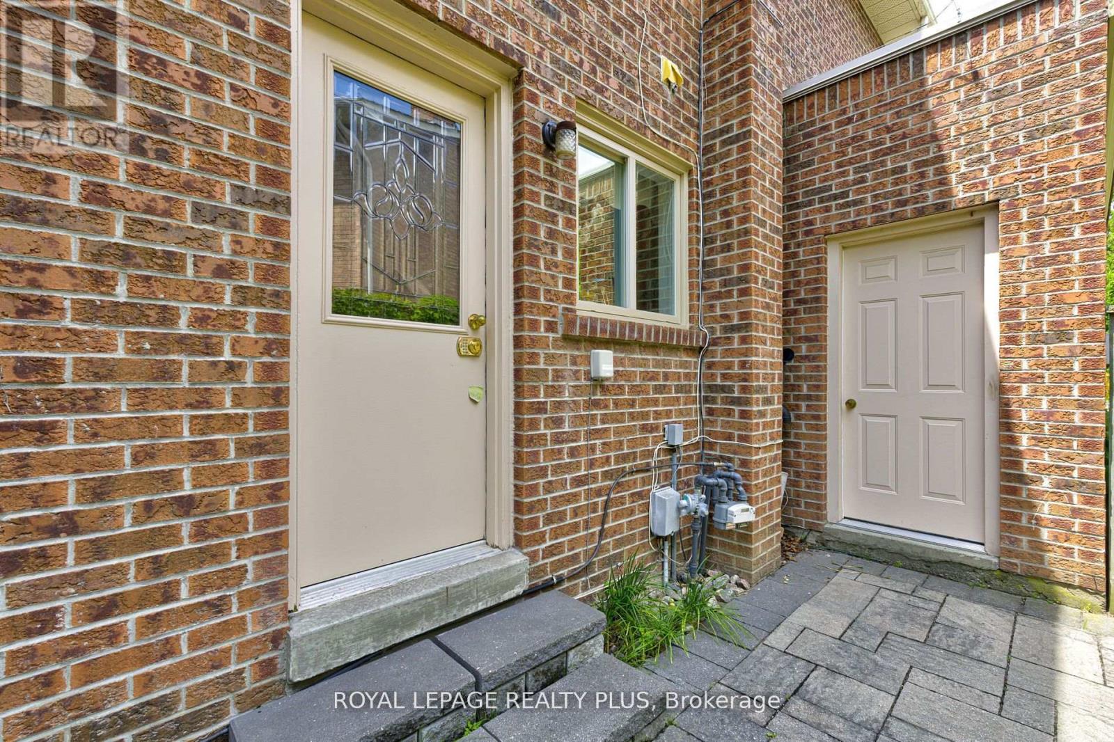 1760 Featherston Court, Mississauga, Ontario  L5L 3E3 - Photo 48 - W12609806