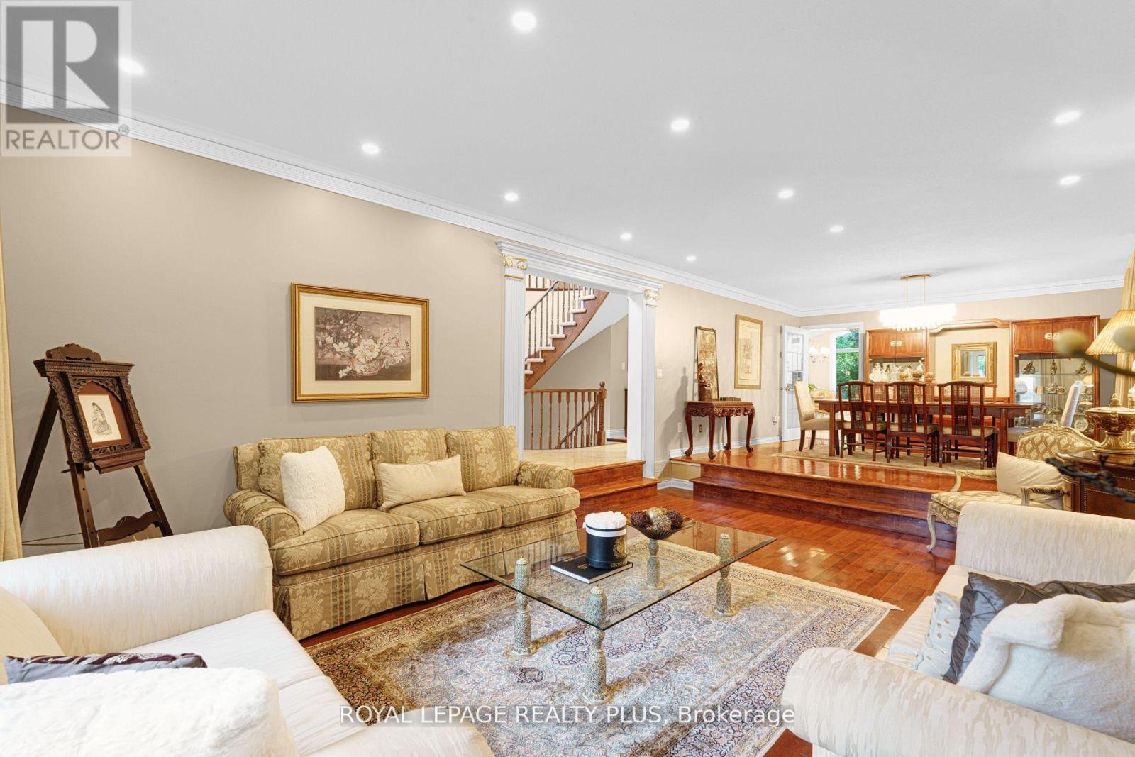 1760 Featherston Court, Mississauga, Ontario  L5L 3E3 - Photo 6 - W12609806