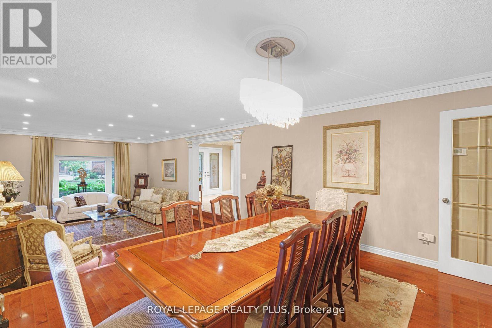 1760 Featherston Court, Mississauga, Ontario  L5L 3E3 - Photo 8 - W12609806