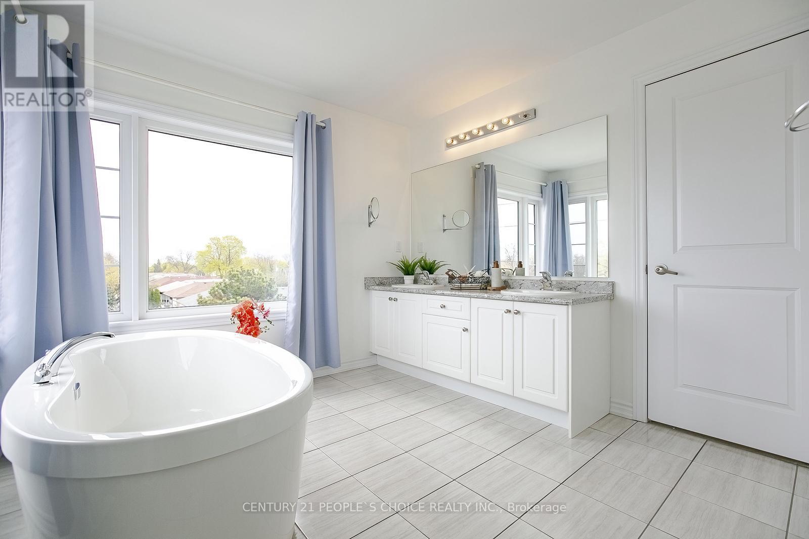 391 The Westway Road, Toronto, Ontario  M9R 1H3 - Photo 46 - W12609832