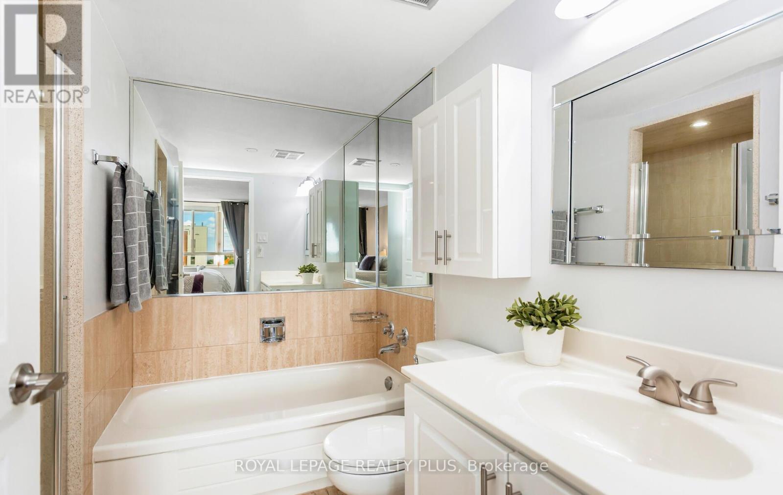 Ph8 - 5 Lisa Street, Brampton, Ontario  L6T 4T4 - Photo 17 - W12609882