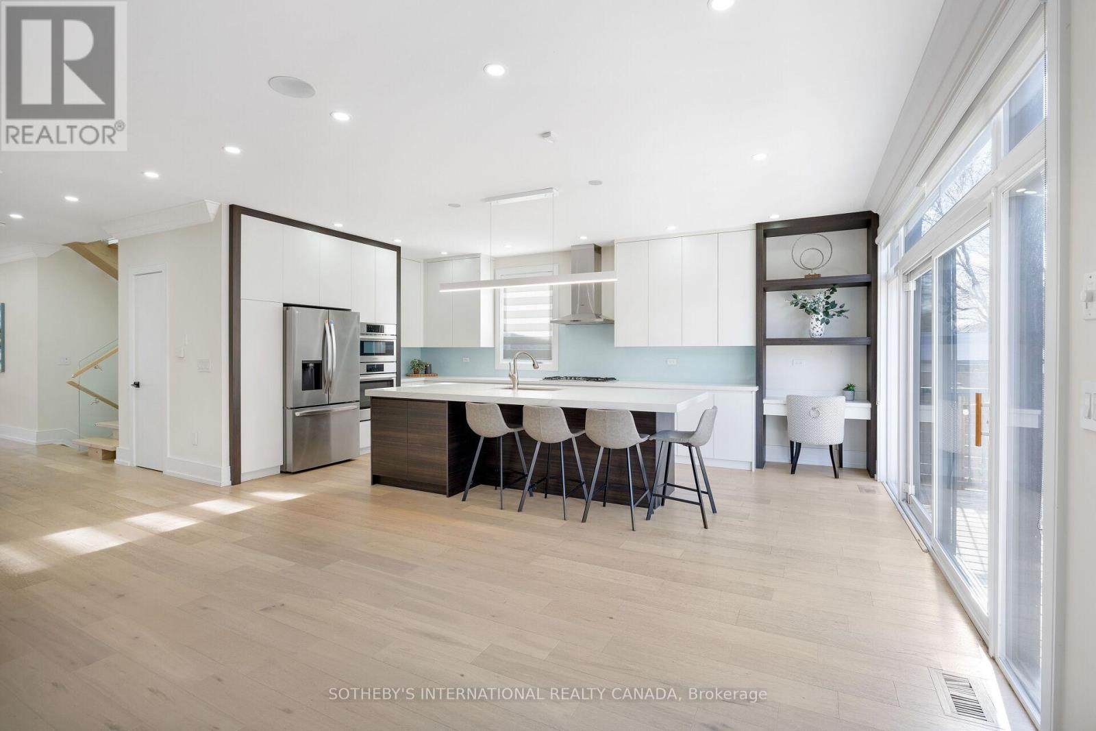 54 A Trueman Avenue, Toronto, Ontario M8Z 5A2 - Photo 9 - W12609890