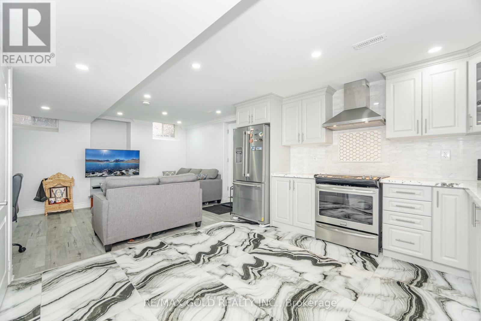 1 Hertonia Street, Brampton, Ontario  L6P 4J7 - Photo 35 - W12609914