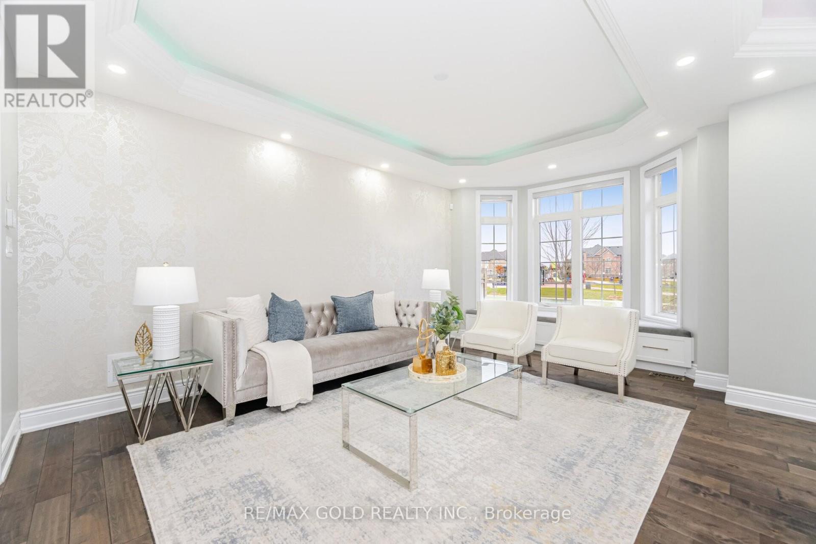 1 Hertonia Street, Brampton, Ontario  L6P 4J7 - Photo 4 - W12609914