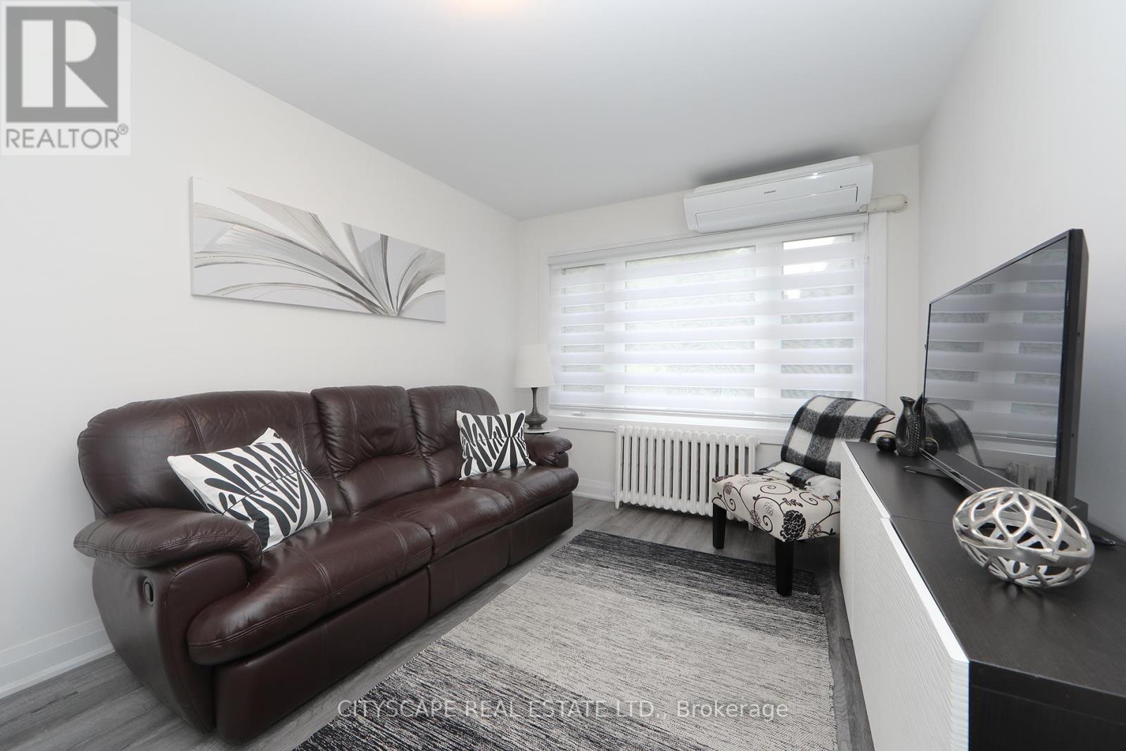 Main - 459 Hopewell Avenue N, Toronto (Briar Hill-Belgravia), Ontario  M6E 2S4 - Photo 15 - W12609918