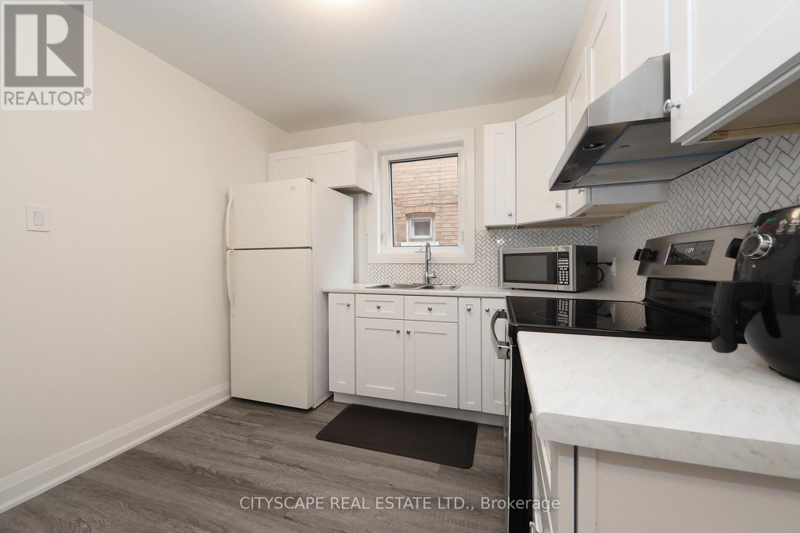 Main - 459 Hopewell Avenue N, Toronto (Briar Hill-Belgravia), Ontario  M6E 2S4 - Photo 6 - W12609918