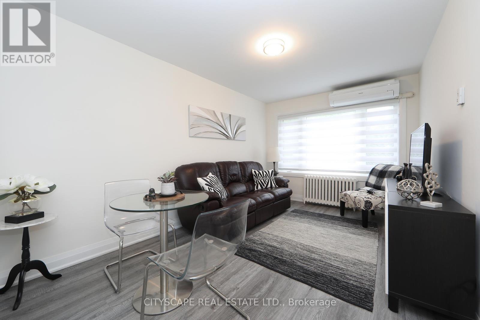Main - 459 Hopewell Avenue N, Toronto (Briar Hill-Belgravia), Ontario  M6E 2S4 - Photo 8 - W12609918