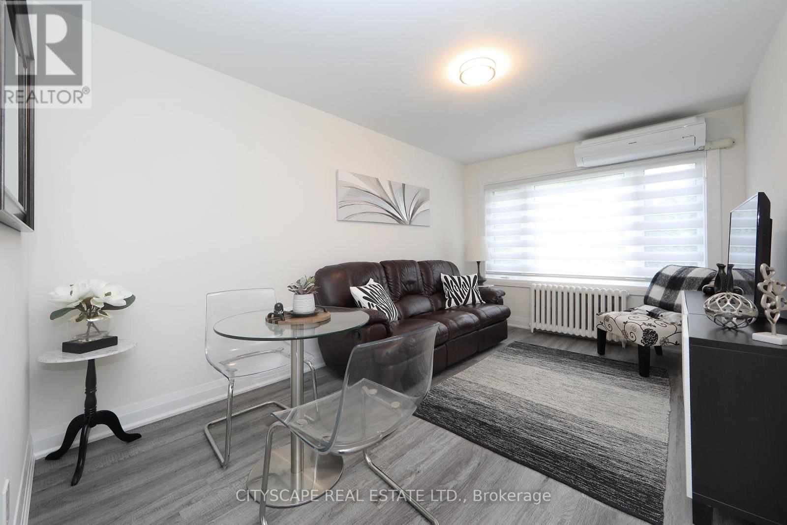 Main - 459 Hopewell Avenue N, Toronto (Briar Hill-Belgravia), Ontario  M6E 2S4 - Photo 9 - W12609918