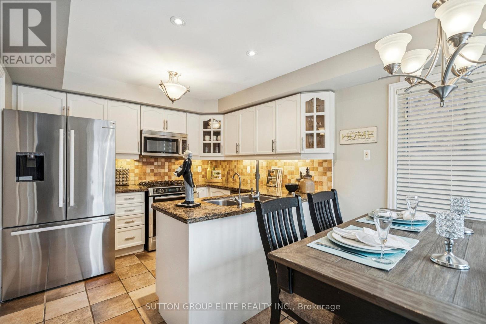 2424 Oakhaven Drive, Oakville, Ontario  L6M 4A6 - Photo 15 - W12609928