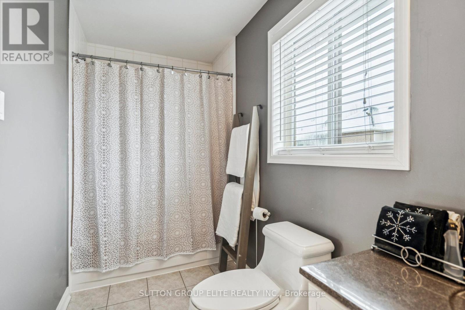 2424 Oakhaven Drive, Oakville, Ontario  L6M 4A6 - Photo 20 - W12609928