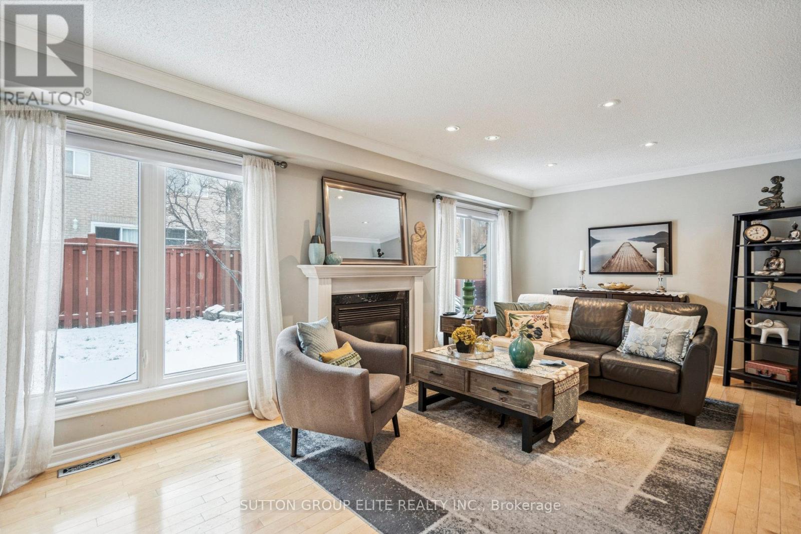 2424 Oakhaven Drive, Oakville, Ontario  L6M 4A6 - Photo 4 - W12609928