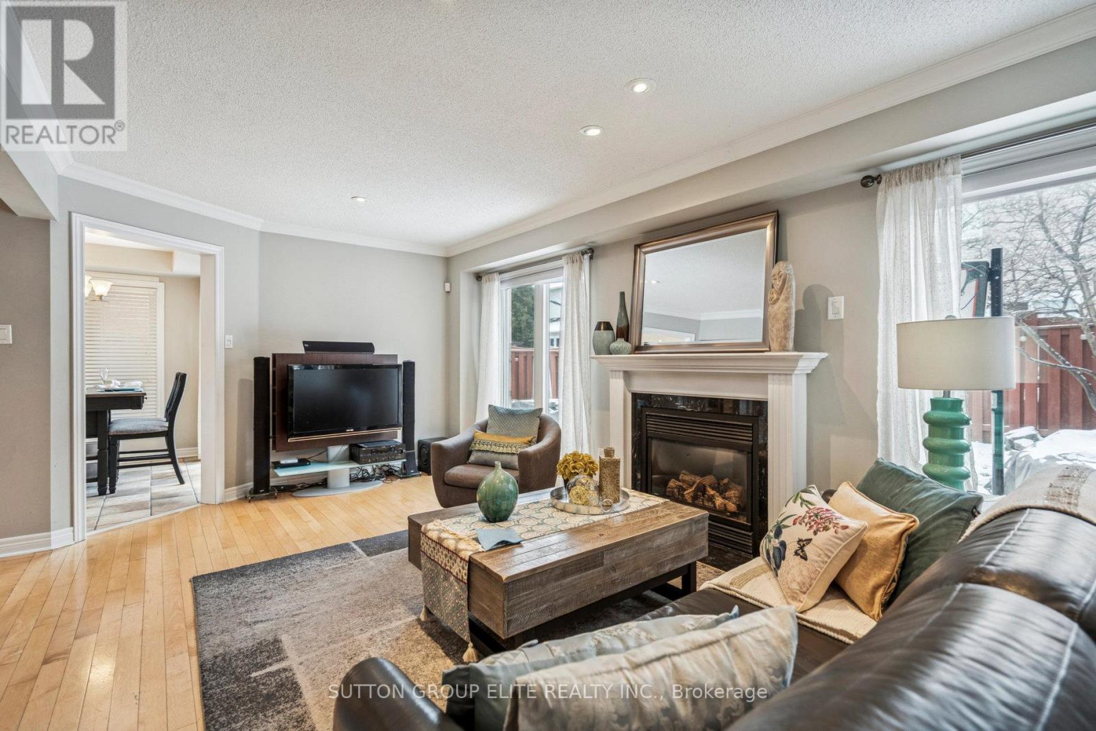 2424 Oakhaven Drive, Oakville, Ontario  L6M 4A6 - Photo 6 - W12609928