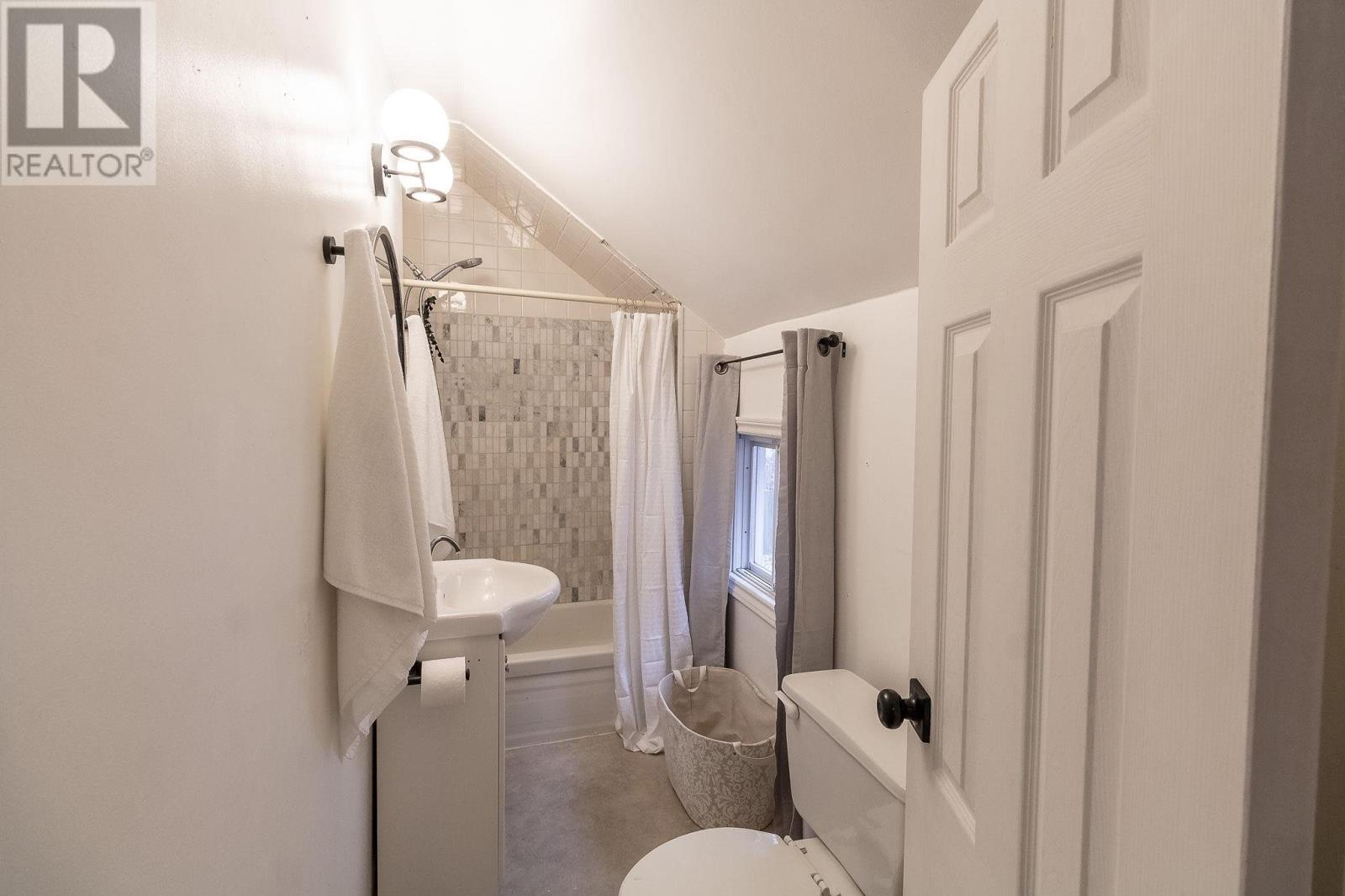 165 Woodward Ave, Sault Ste. Marie, Ontario  P6A 3T6 - Photo 16 - SM253367