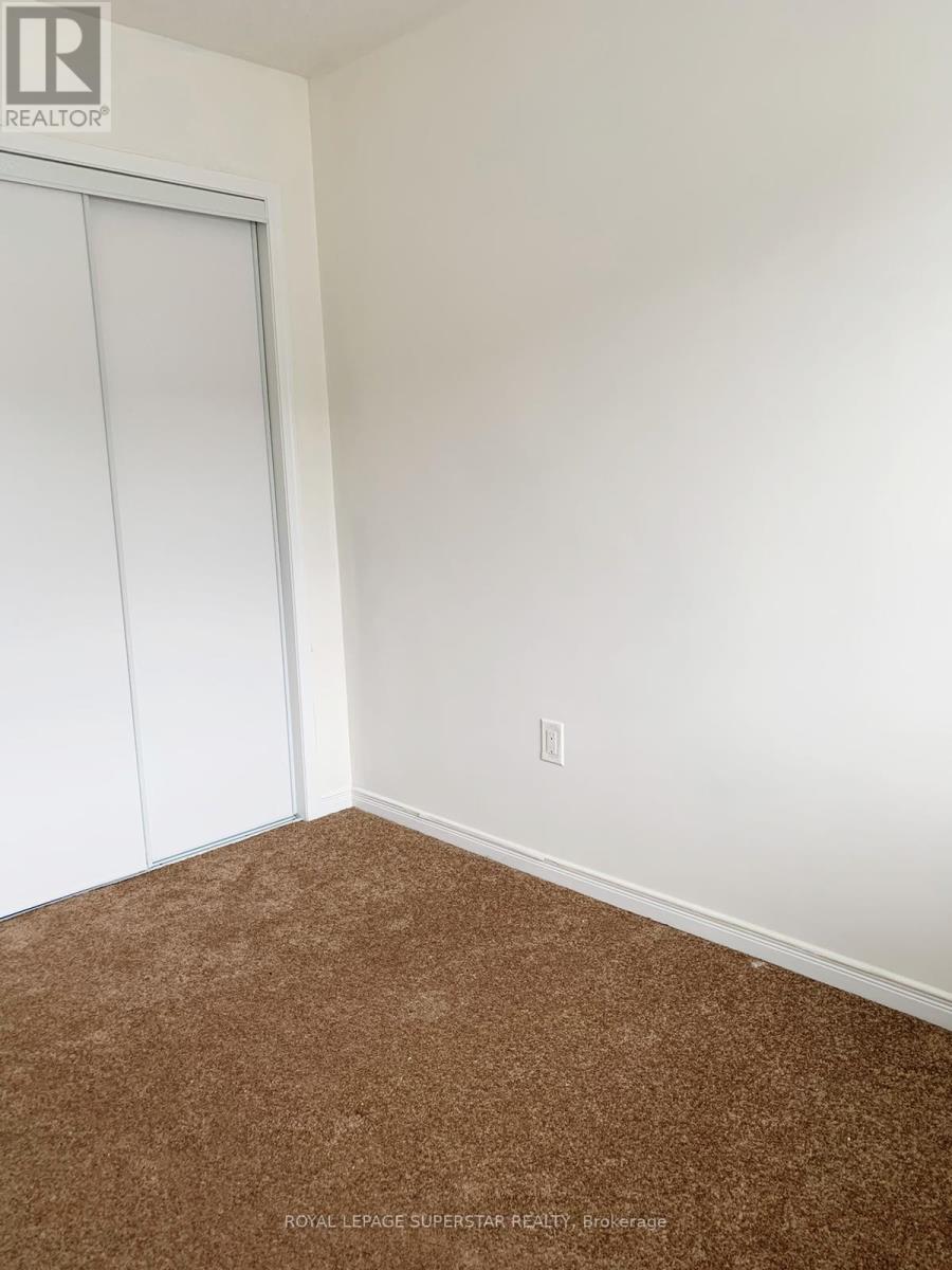 18 Longboat Run W, Brantford, Ontario  N3T 0P3 - Photo 13 - X12609758