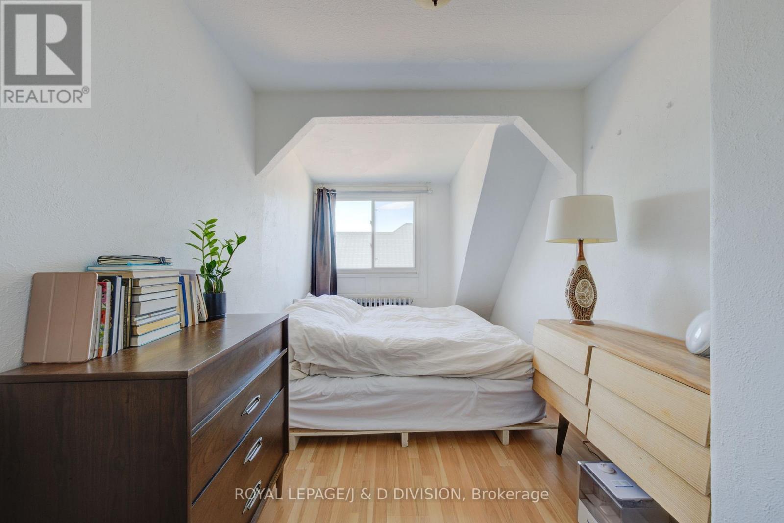 345 Louisa Street, Kitchener, Ontario  N2H 5N1 - Photo 28 - X12609894