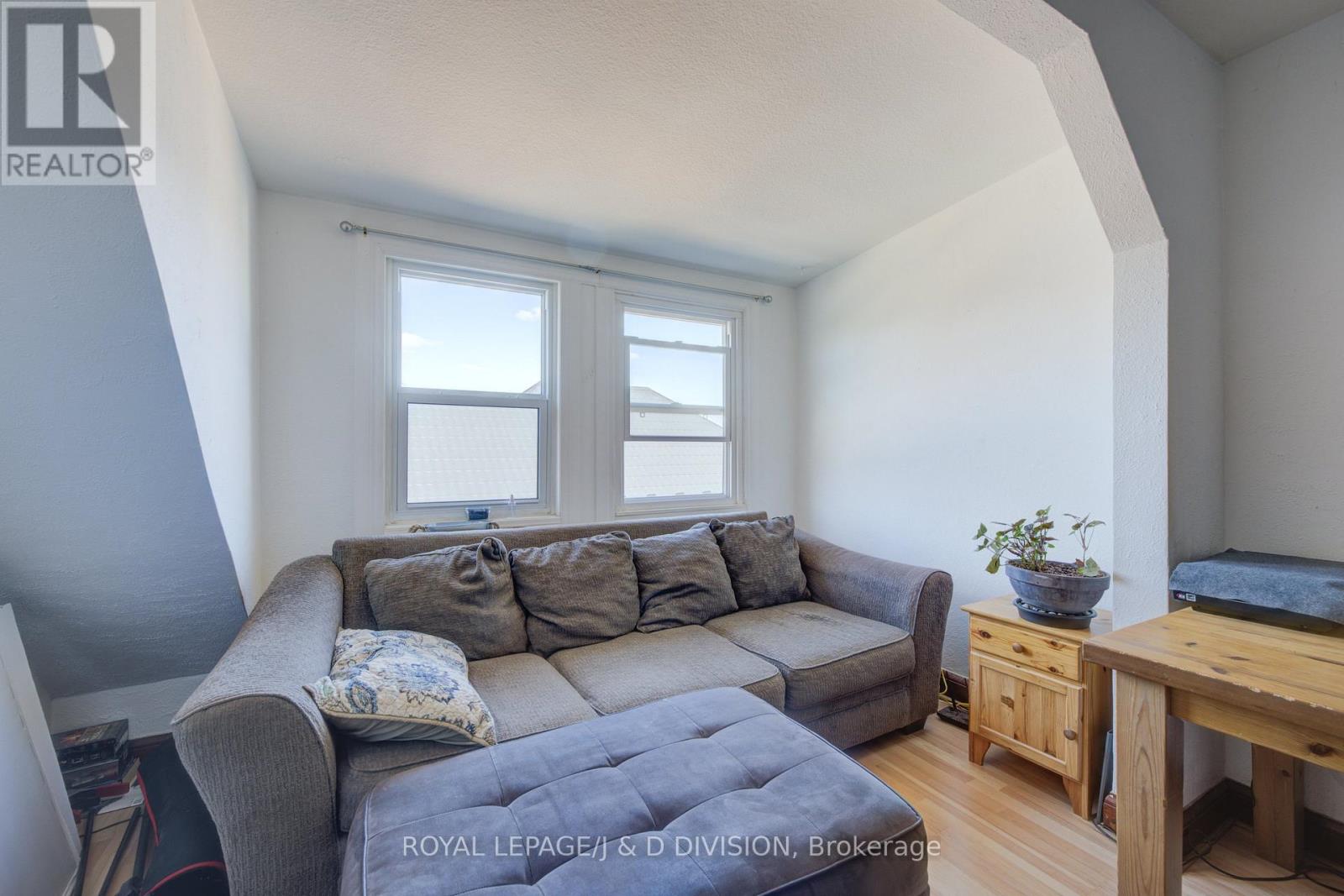 345 Louisa Street, Kitchener, Ontario  N2H 5N1 - Photo 30 - X12609894