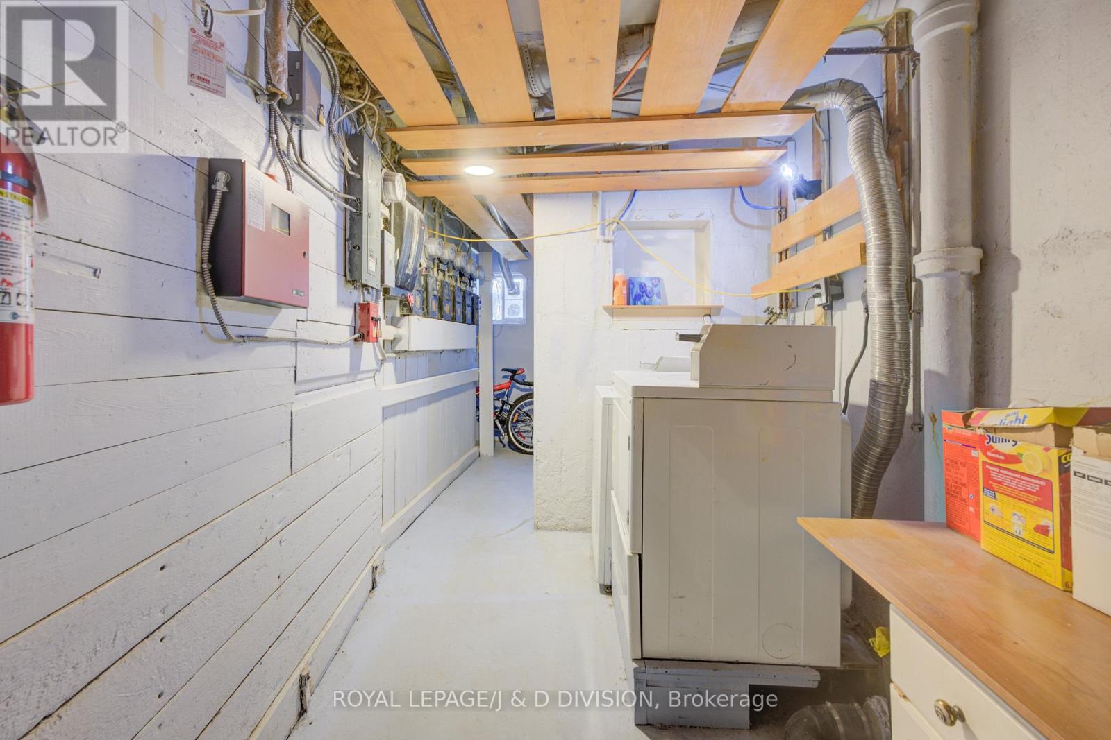 345 Louisa Street, Kitchener, Ontario  N2H 5N1 - Photo 38 - X12609894