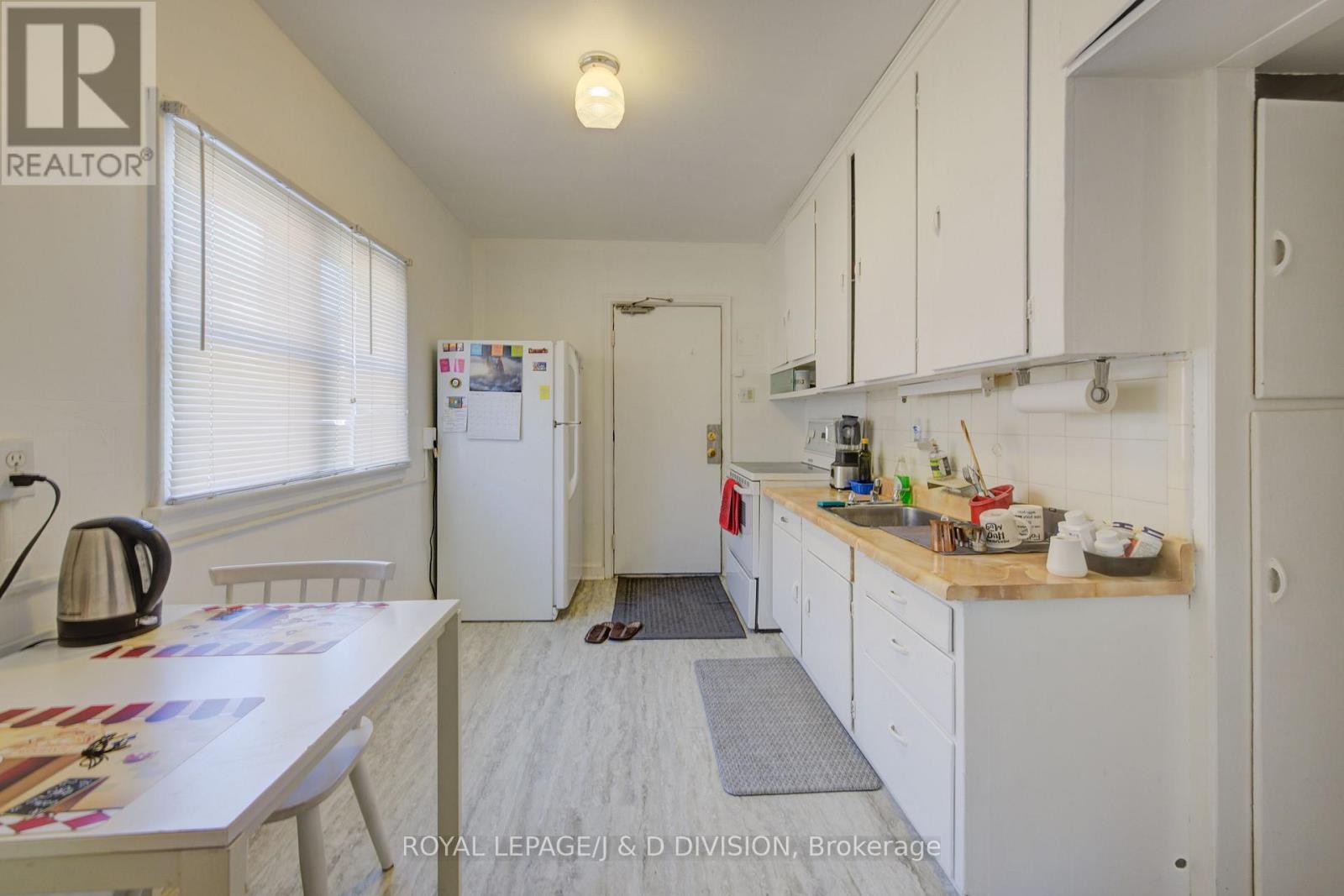 345 Louisa Street, Kitchener, Ontario  N2H 5N1 - Photo 8 - X12609894