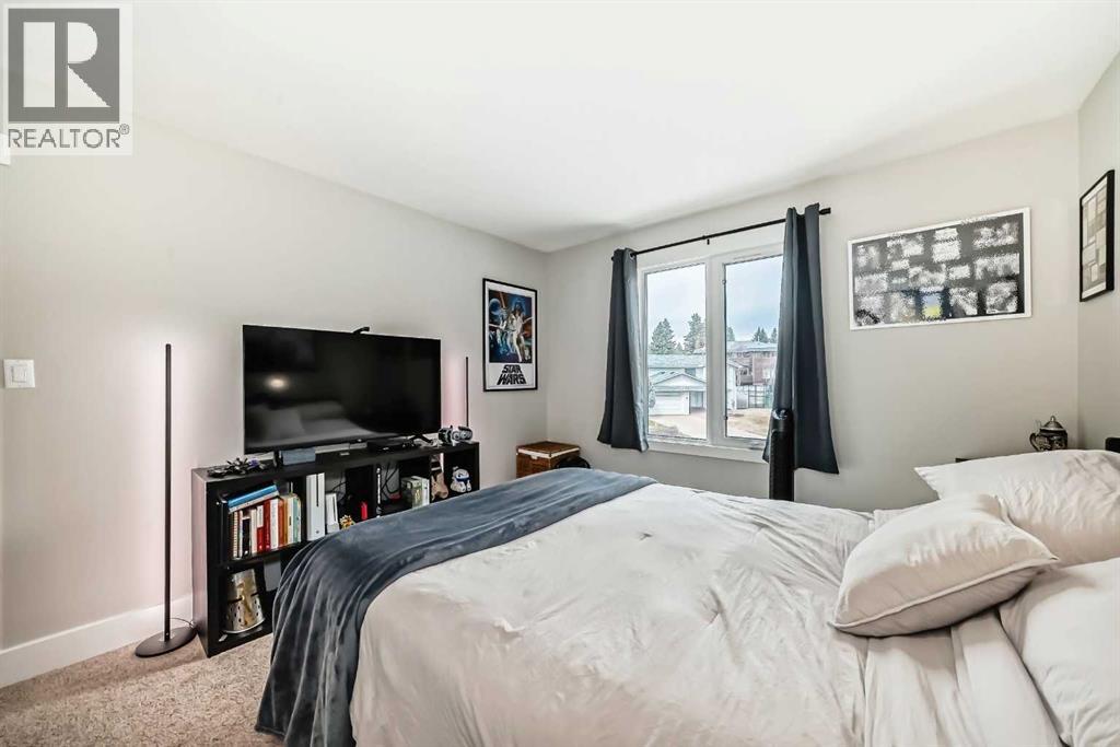 119 Pump Hill Bay Sw, Calgary, Alberta  T2V 4L6 - Photo 25 - A2253037