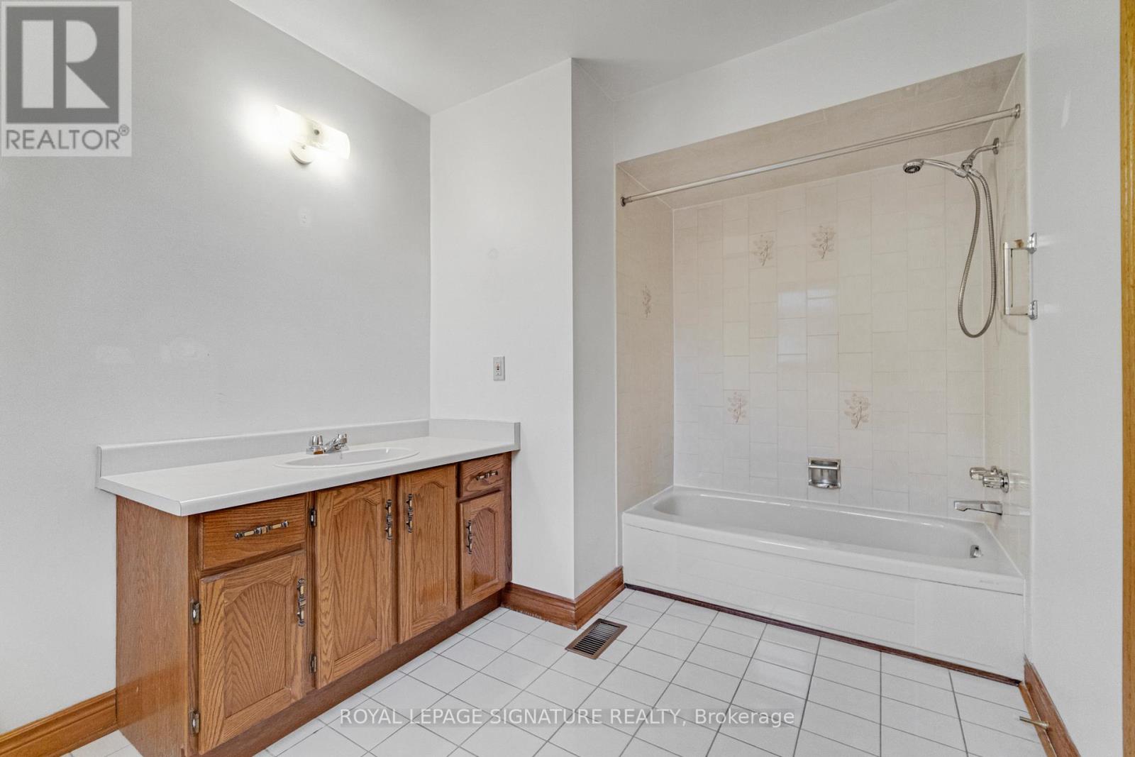 71 Marieta Street, Vaughan, Ontario  L4L 7T2 - Photo 25 - N12609332