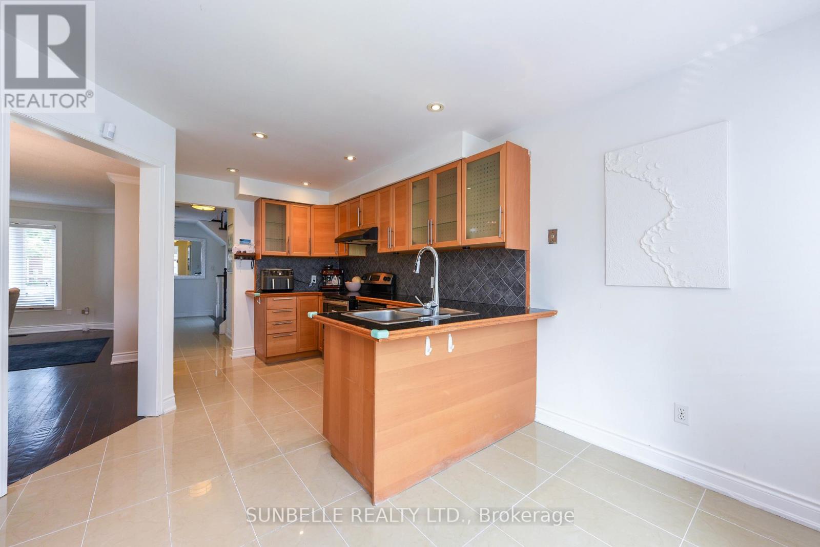 3826 Allcroft Road, Mississauga, Ontario L5N 6V6 - Photo 14 - W12609220