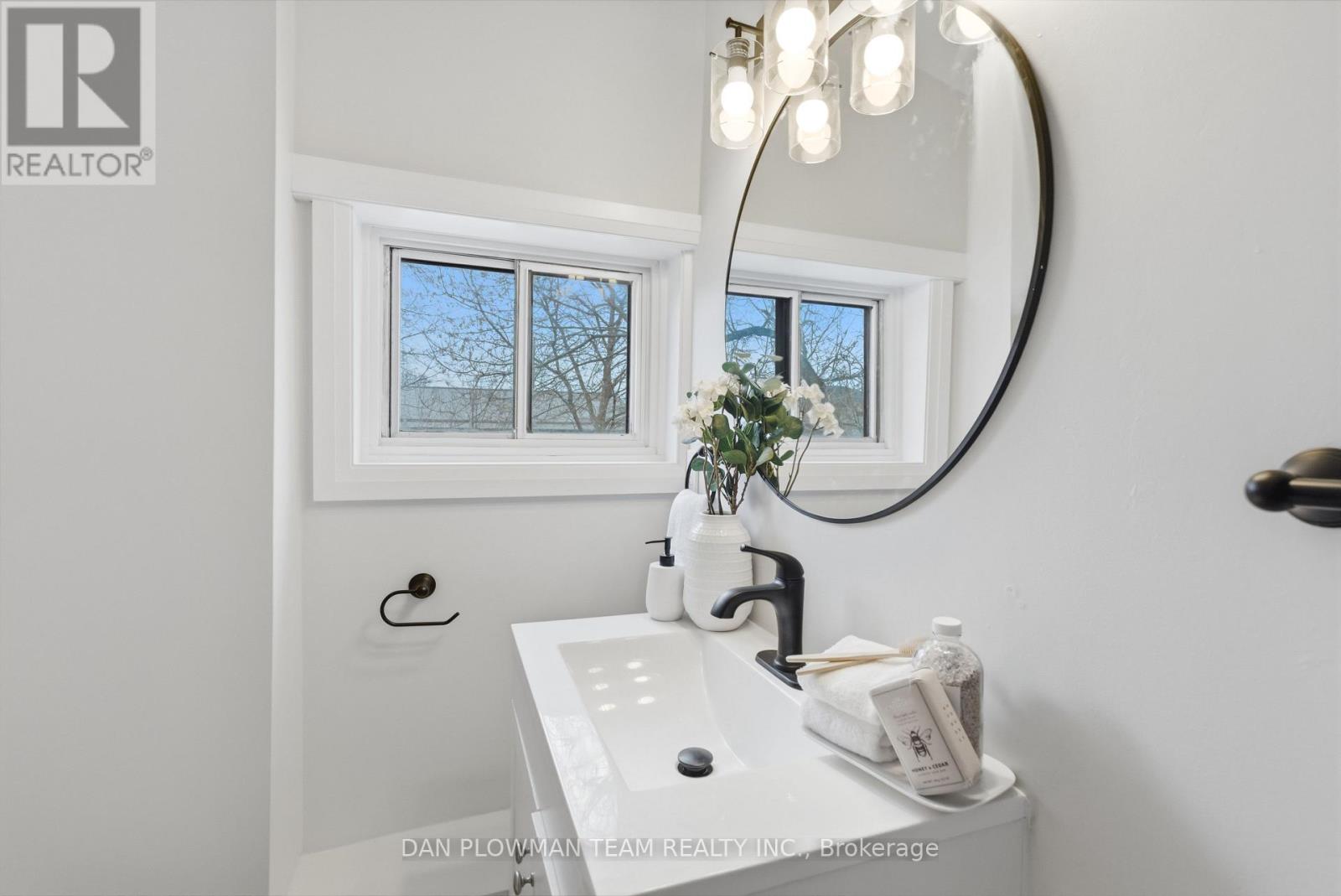 2 Wickett Street, Belleville, Ontario K8P 3W6 - Photo 33 - X12591250