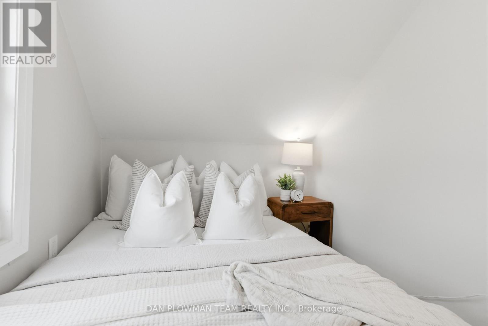 2 Wickett Street, Belleville, Ontario K8P 3W6 - Photo 36 - X12591250