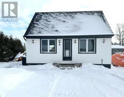 9 Shingwauk DR, Manitouwadge, Ontario