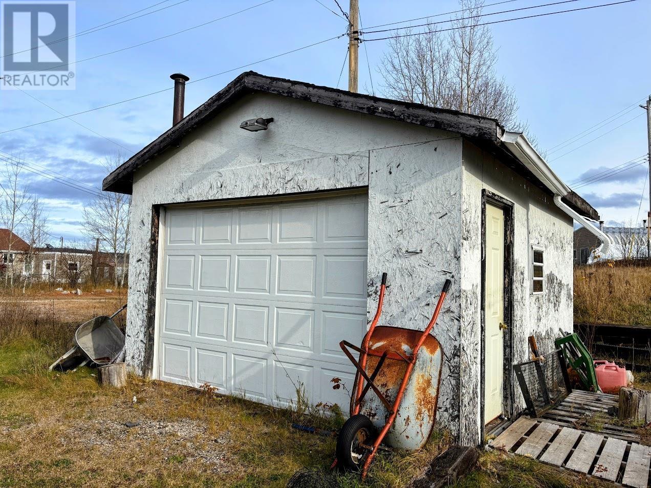 9 Shingwauk Dr, Manitouwadge, Ontario  P0T 2C0 - Photo 34 - TB253423