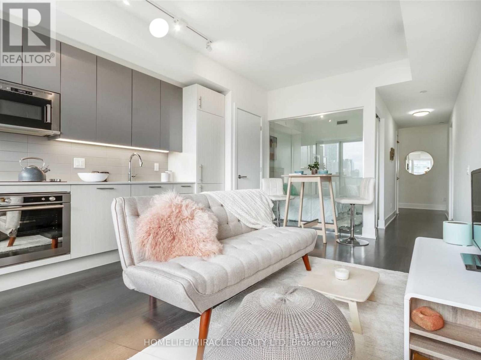 1913 - 403 CHURCH STREET, Toronto, Ontario