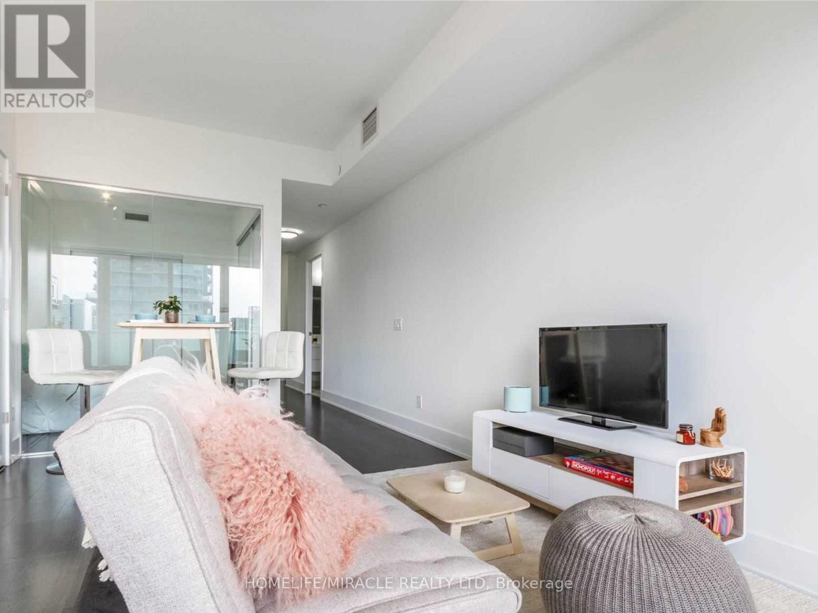 1913 - 403 Church Street, Toronto, Ontario  M4Y 2C2 - Photo 3 - C12609532