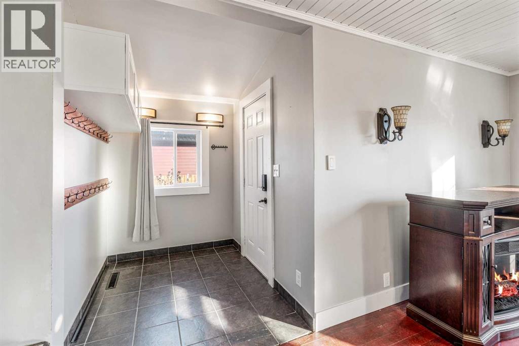 451 20 Street, Fort Macleod, Alberta  T0L 0Z0 - Photo 4 - A2263161