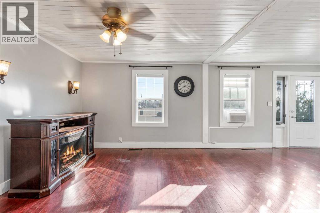 451 20 Street, Fort Macleod, Alberta  T0L 0Z0 - Photo 6 - A2263161