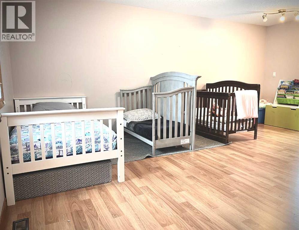 4228 8 Avenue, Edson, Alberta  T7E 1A8 - Photo 36 - A2273269