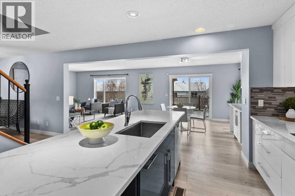 21 Rockbluff Place Nw, Calgary, Alberta  T3G 5B1 - Photo 7 - A2272750