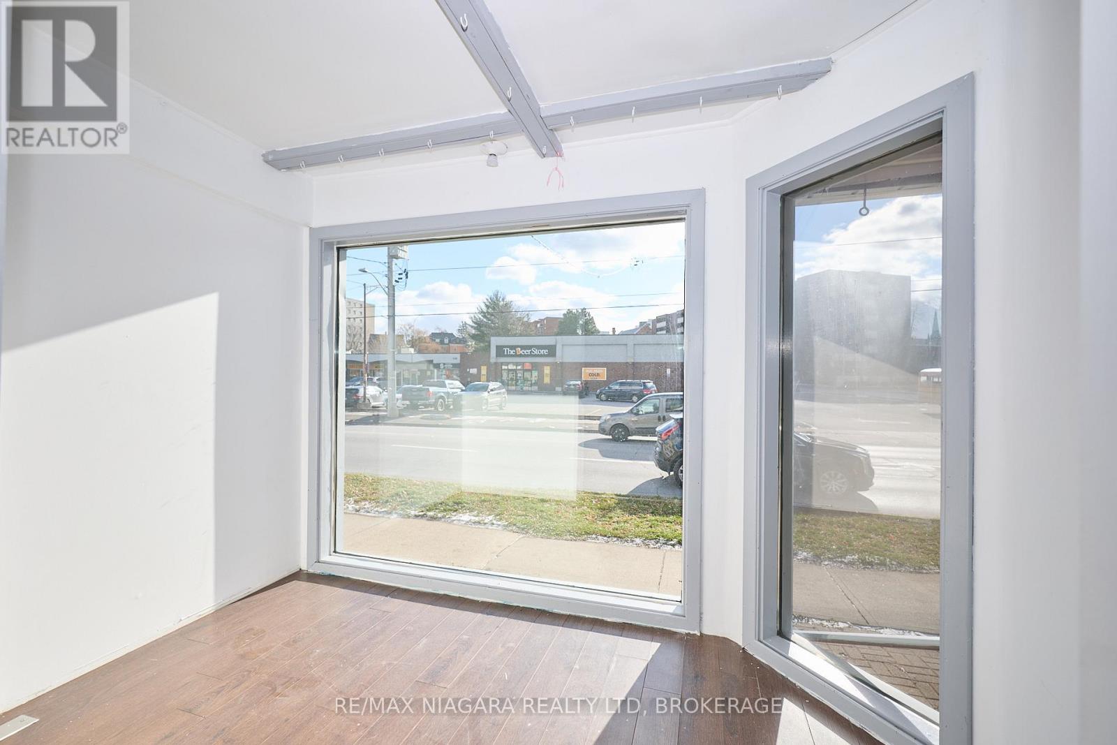 105a Welland Avenue, St. Catharines, Ontario  L2R 2H4 - Photo 7 - X12609954