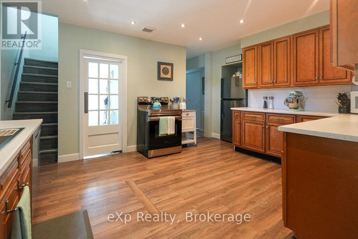 594 10th A Street W, Owen Sound, Ontario  N4K 3R6 - Photo 11 - X12609980