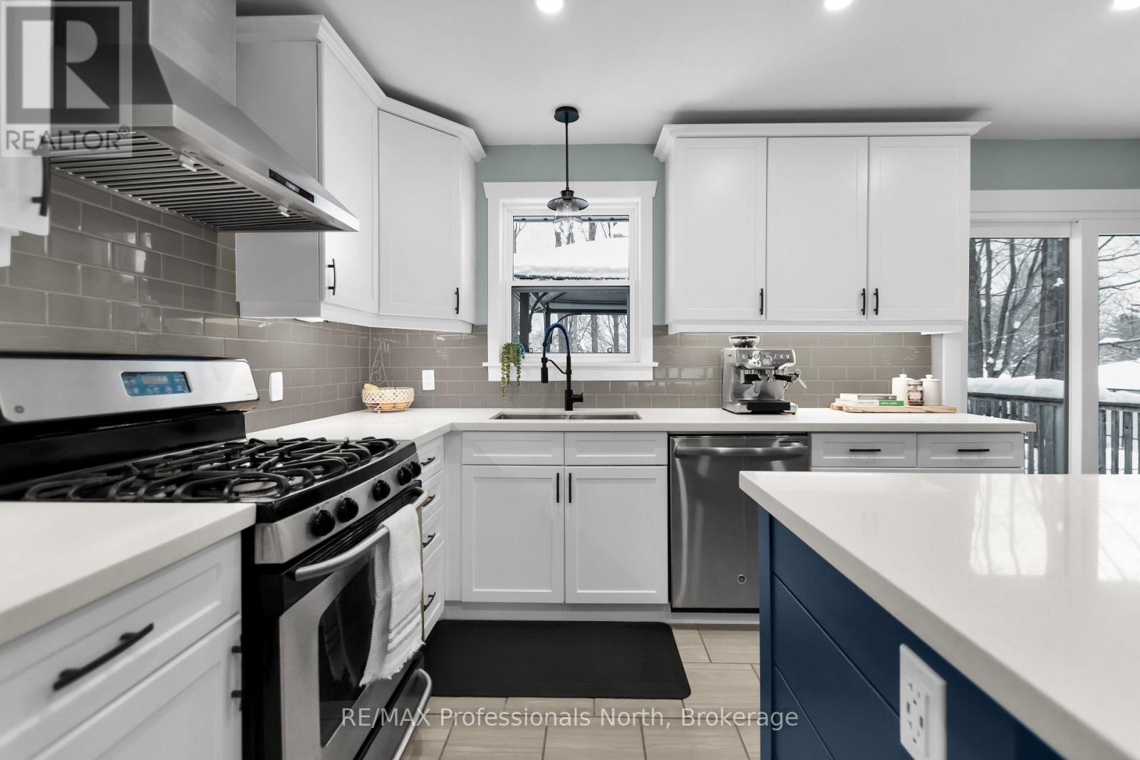 14 Beechwood Path, Huntsville, Ontario  P1H 1S8 - Photo 10 - X12610014