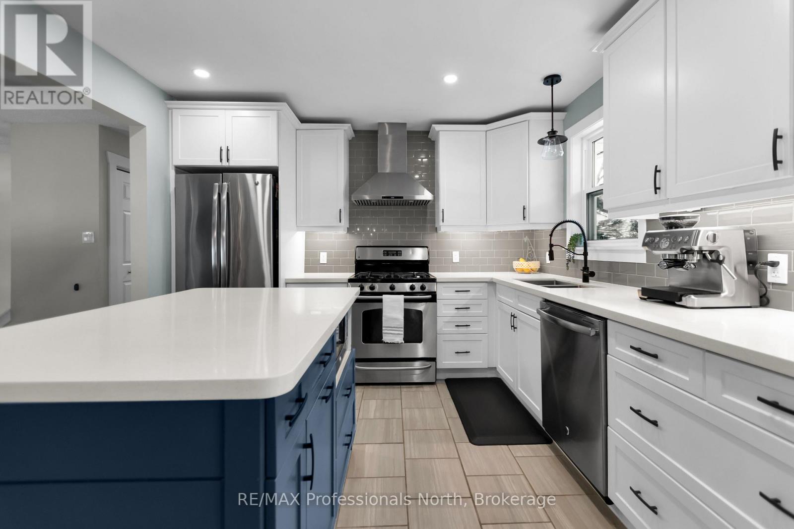 14 Beechwood Path, Huntsville, Ontario  P1H 1S8 - Photo 9 - X12610014