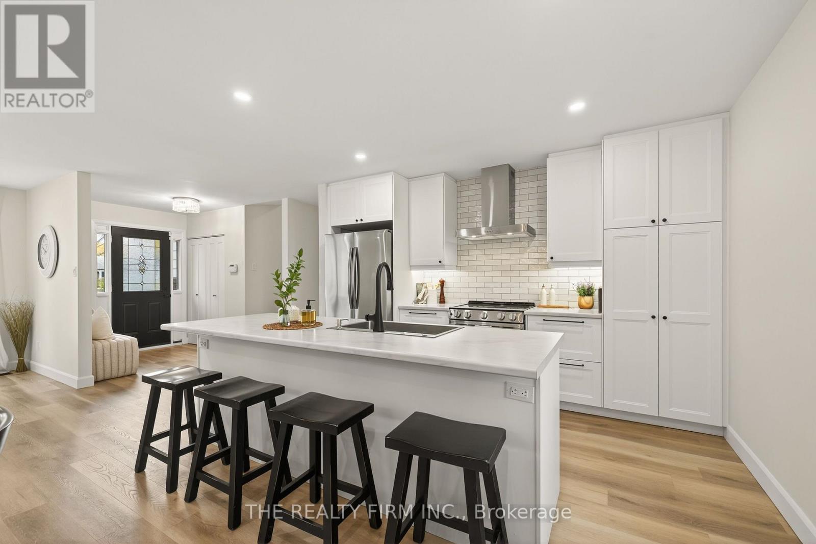 Photo 11 of 41 for 1180 Guildwood Boulevard