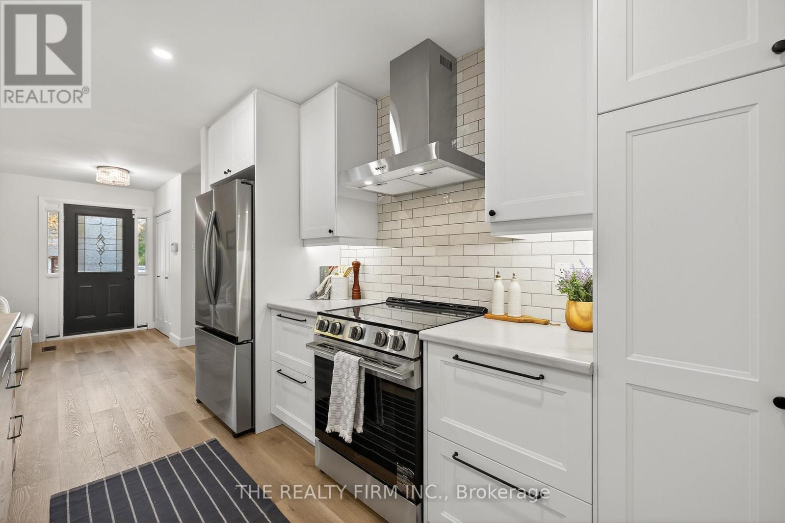 Photo 12 of 41 for 1180 Guildwood Boulevard