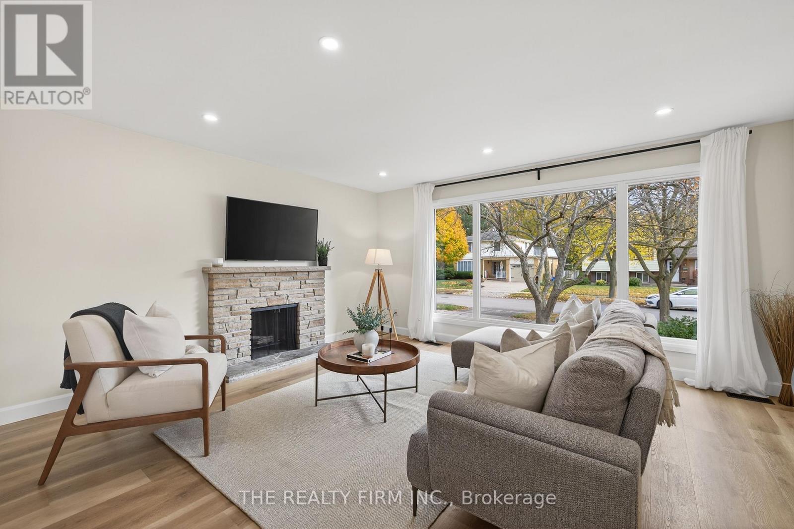 Photo 6 of 41 for 1180 Guildwood Boulevard