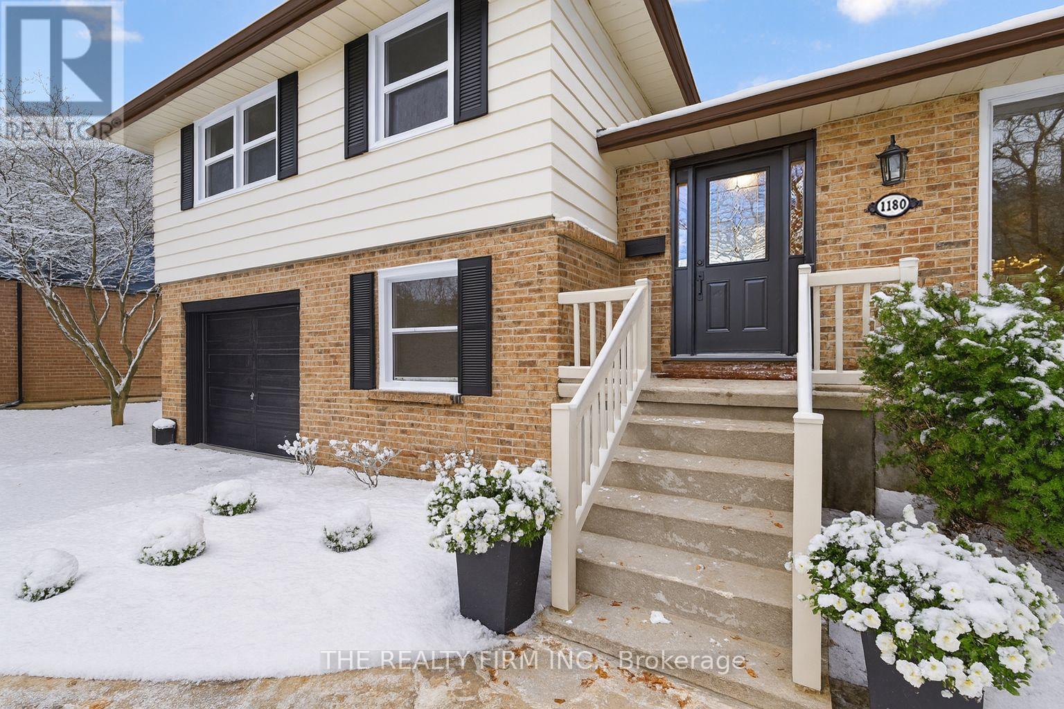 1180 Guildwood Boulevard, London North, Ontario  N6H 4G9 - Photo 2 - X12561980