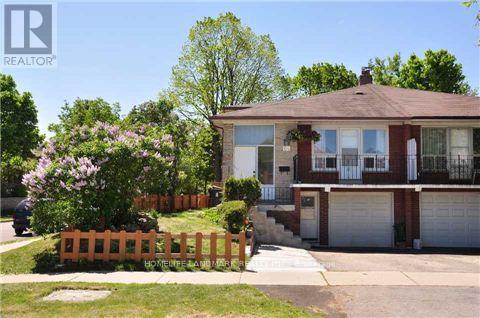 MIDDLE - 84 HARRINGTON CRESCENT, Toronto, Ontario