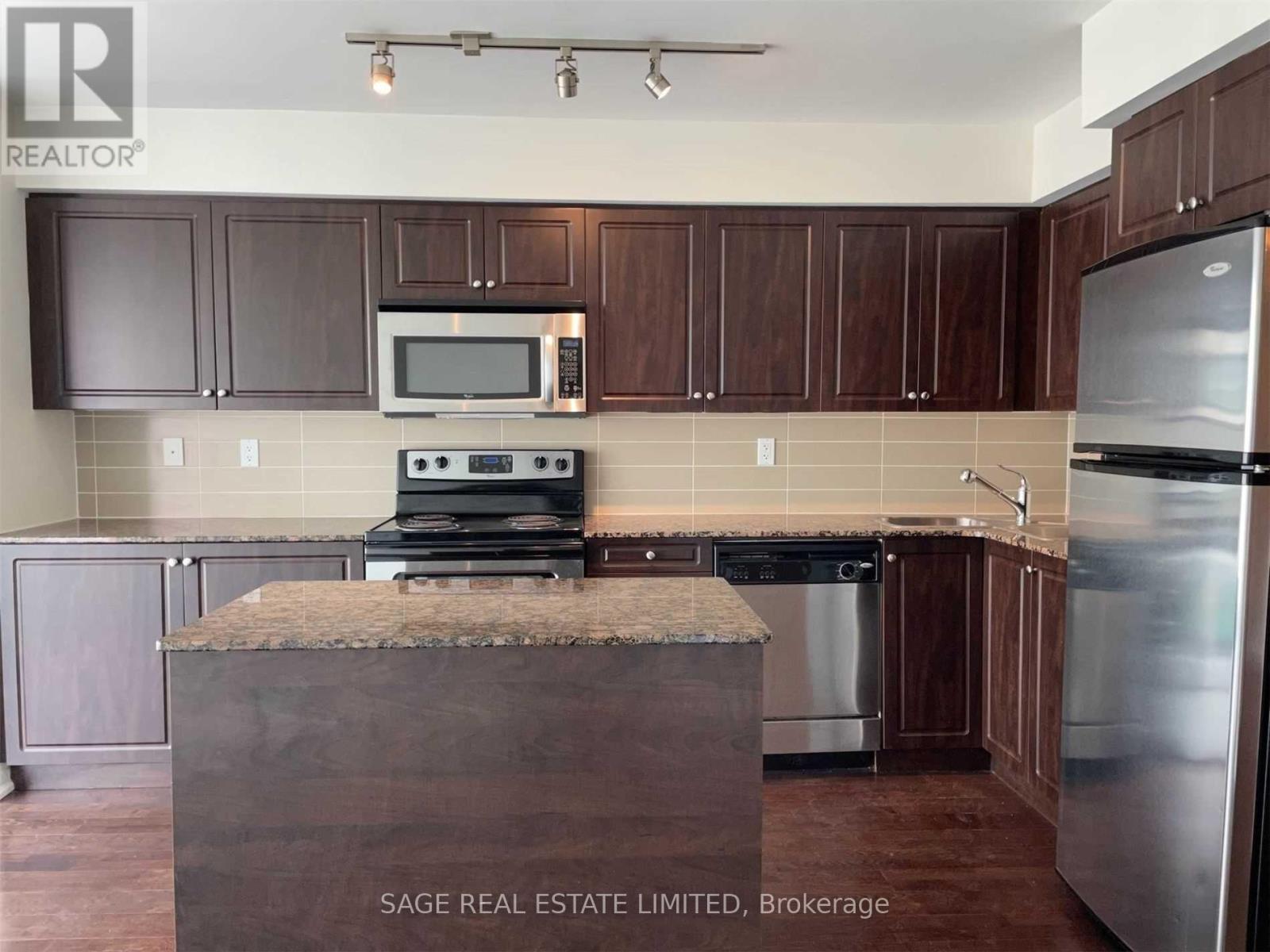 902 - 215 FORT YORK BOULEVARD, Toronto, Ontario