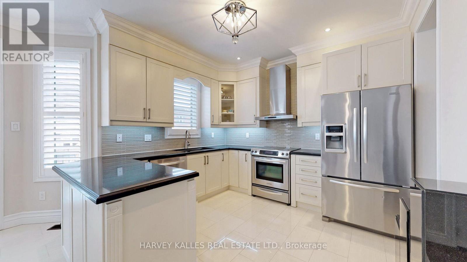 18 Shiner Drive, Richmond Hill, Ontario  L4E 0C3 - Photo 17 - N12609976