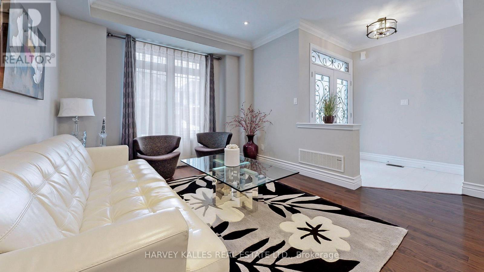 18 Shiner Drive, Richmond Hill, Ontario  L4E 0C3 - Photo 6 - N12609976