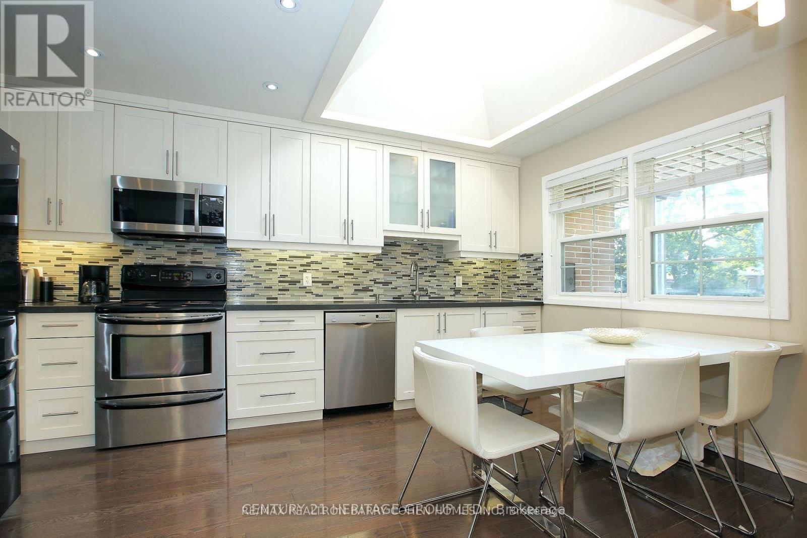 130 Grandview Avenue, Markham, Ontario  L3T 1H6 - Photo 9 - N12610012