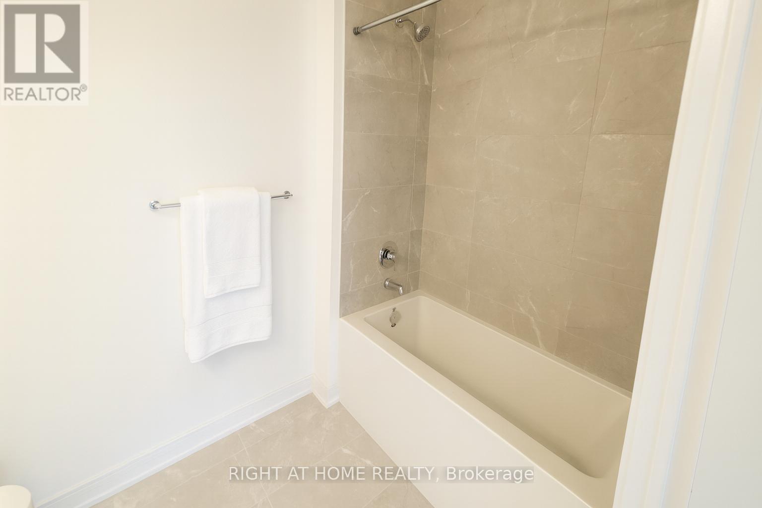 608 Tower A - 705 Davis Drive, Newmarket, Ontario  L3Y 0J2 - Photo 11 - N12610046